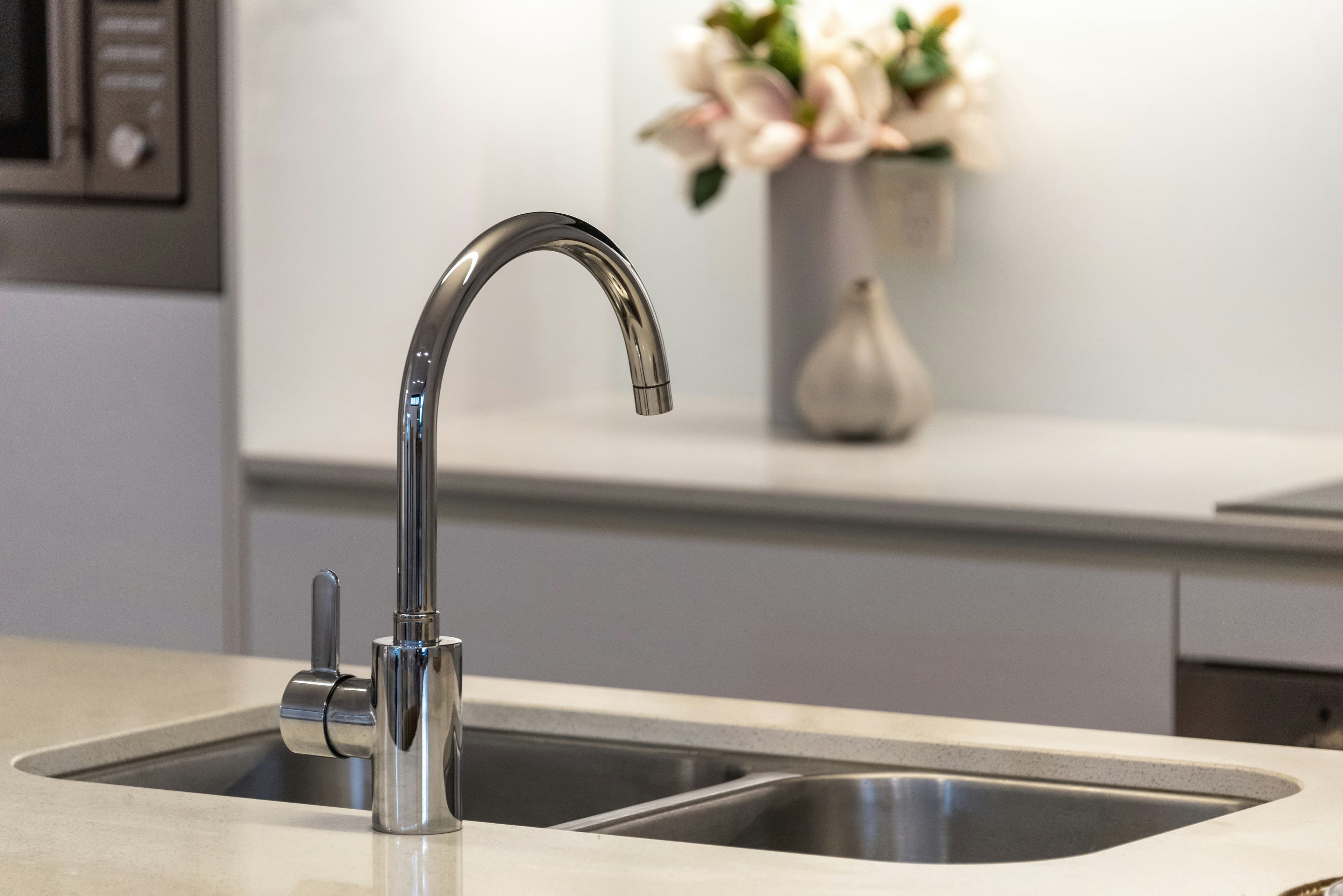 Kitchen tapware and faucet
